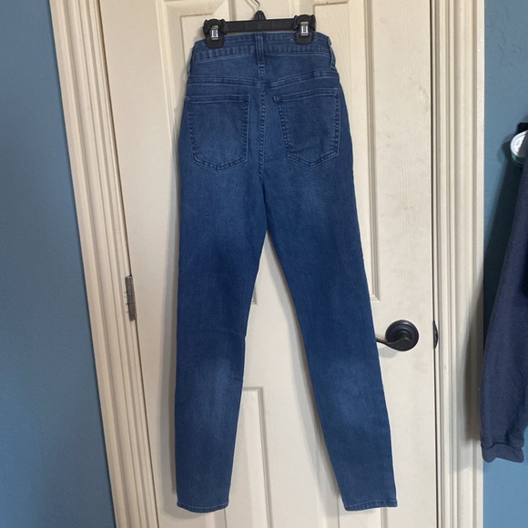 Size 24 - Picture 2 of 2